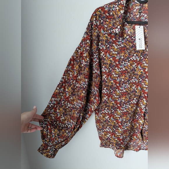 Molly Bracken Balloon Sleeve Button Up Blouse - size med. - Picture 3 of 6